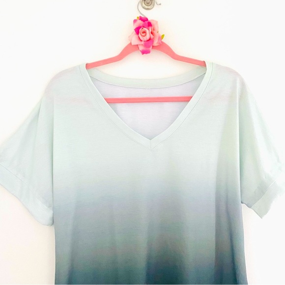💕Ombre Mint GreenShort Sleeves V-Neck Top SZ L - Picture 3 of 13